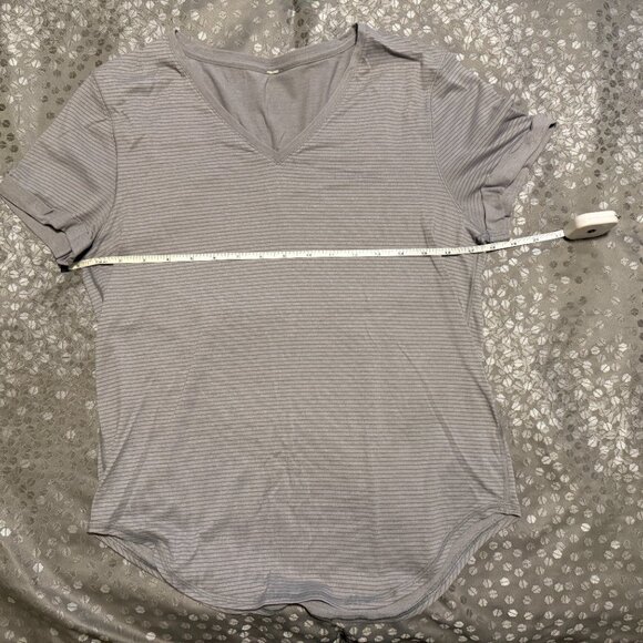 Lululemon Love Tee V Neck in Gray with mini stripe, rolled sleeves, size 8 - Picture 6 of 6